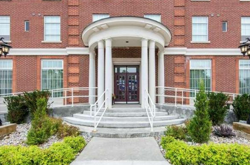The Champlain Waterfront Hotel in Orillia, Ontario